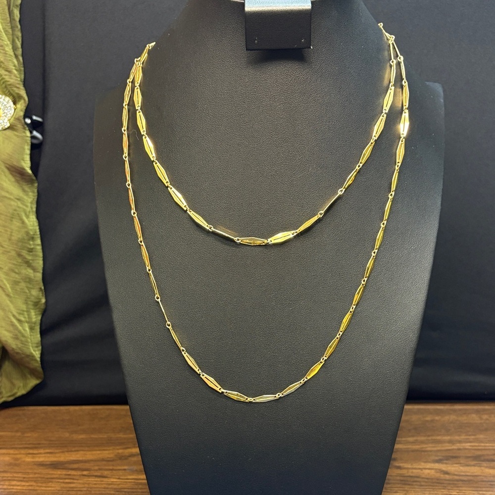 Chic Gold Tone Women's Necklace